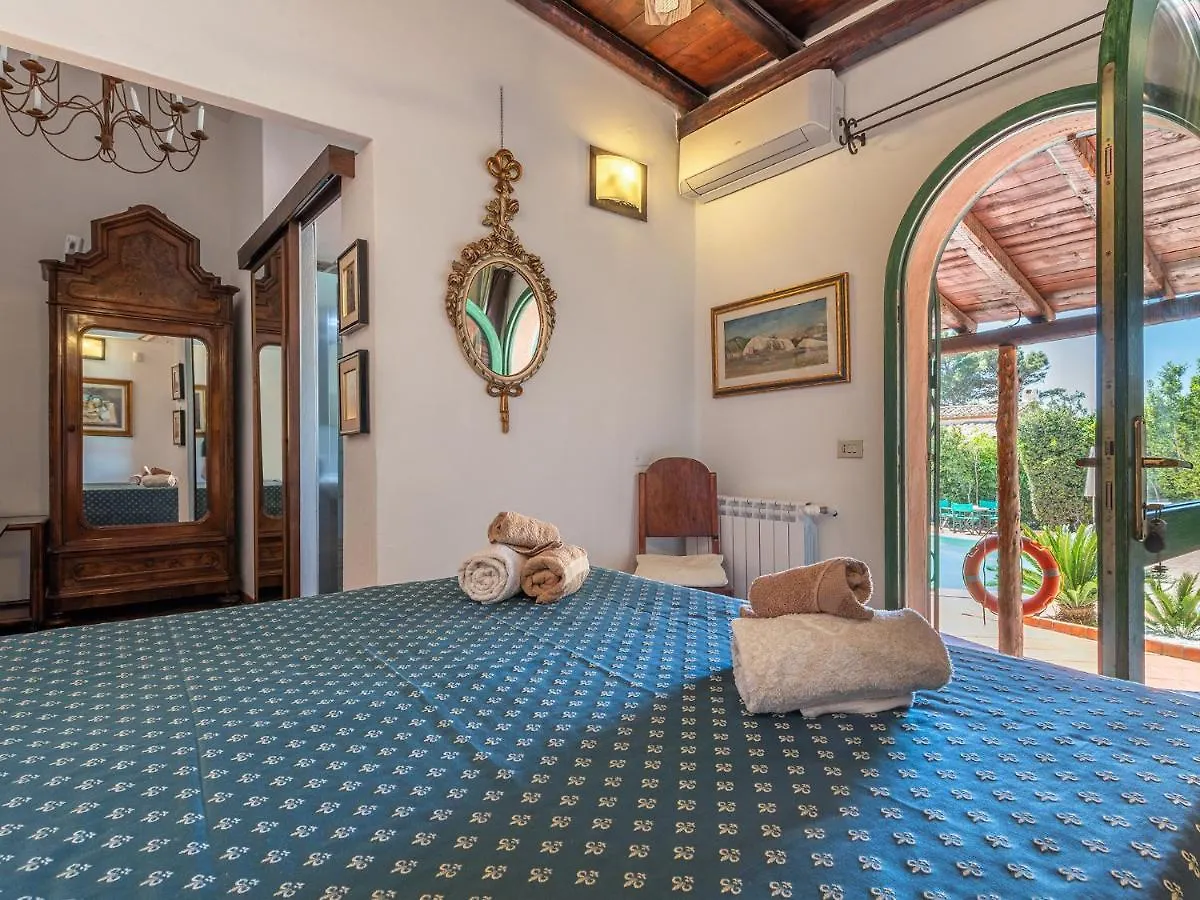 Guest House Villa Verde - Short Term Room Rentals Torre delle Stelle 2*,