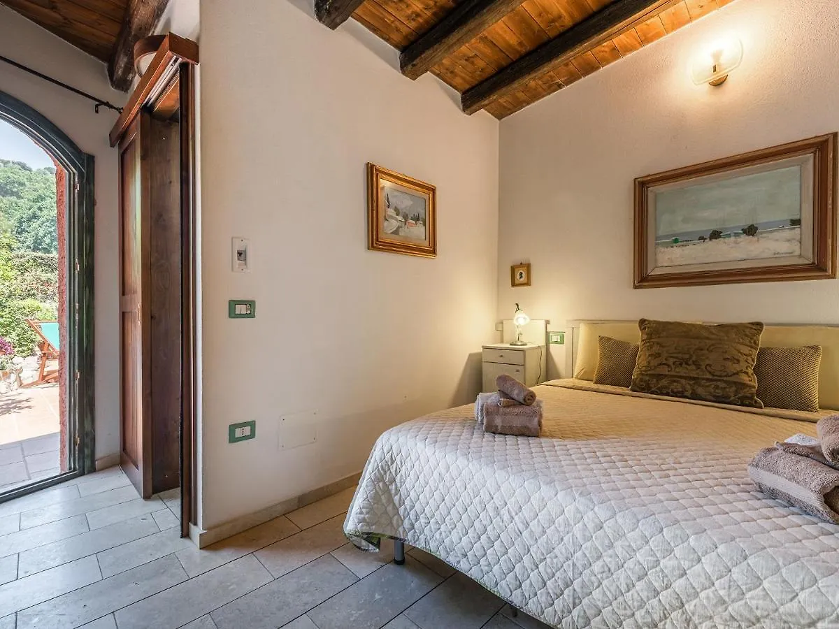 **  Guest House Villa Verde - Short Term Room Rentals Torre delle Stelle Italien
